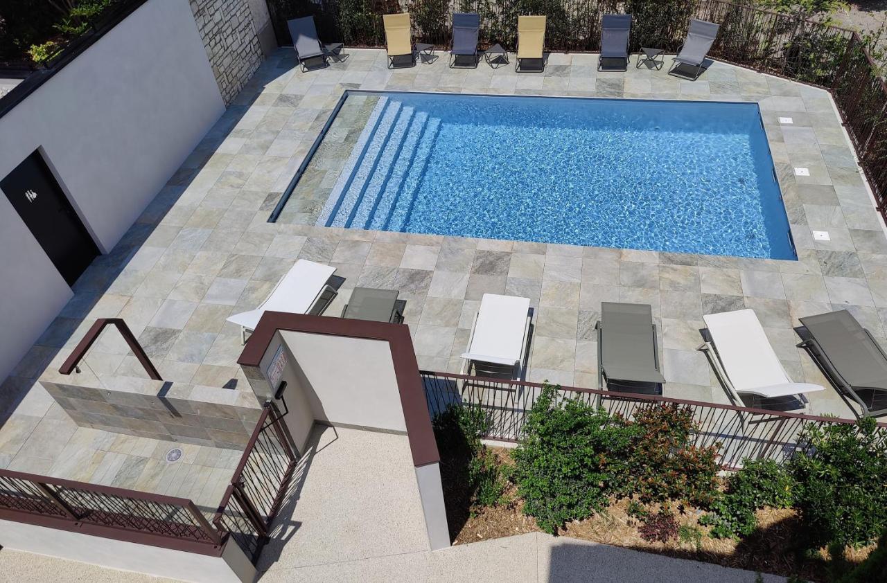 Hotel Les Amandiers 투르농쉬르론 외부 사진
