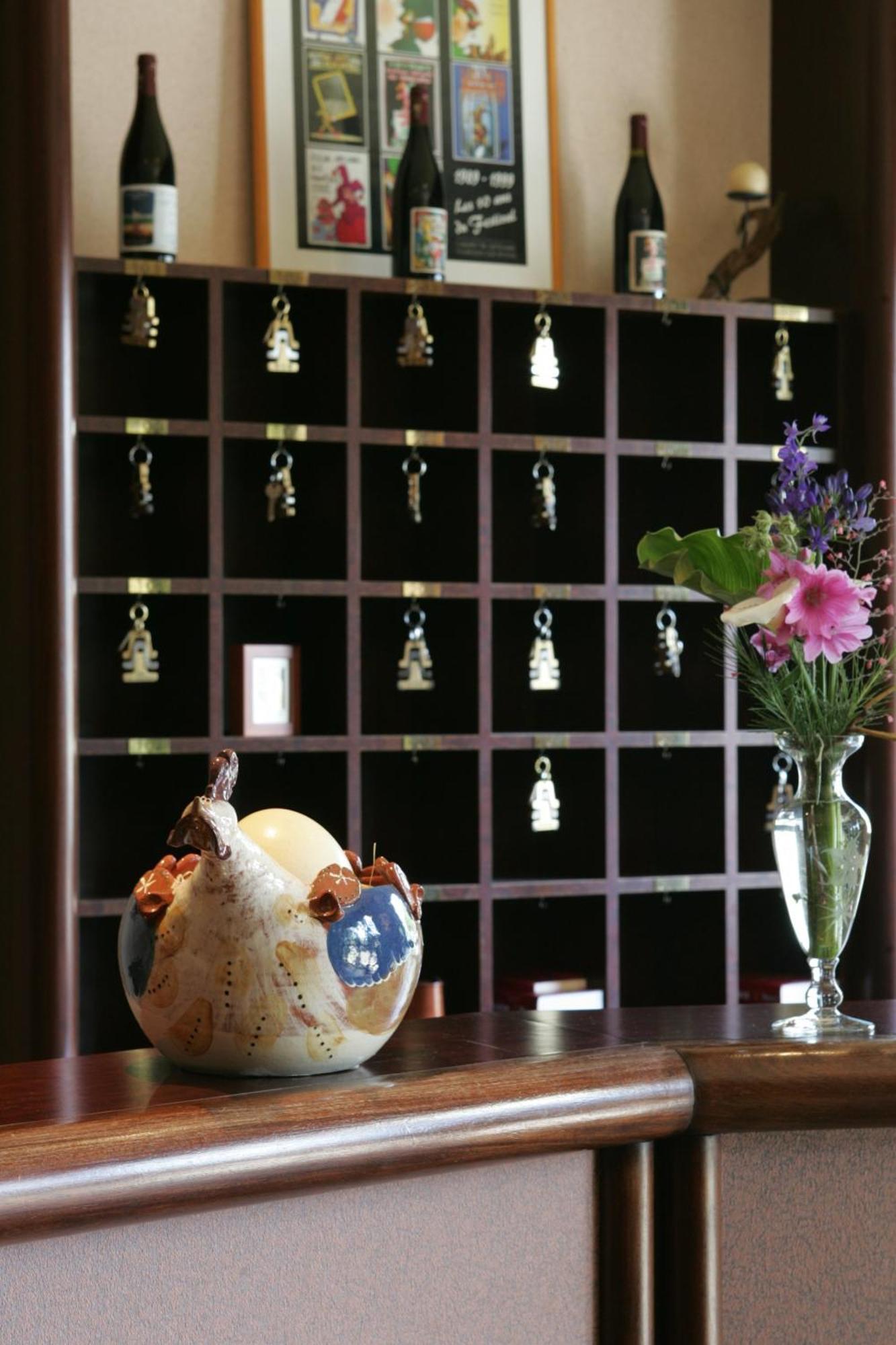 Hotel Les Amandiers 투르농쉬르론 외부 사진