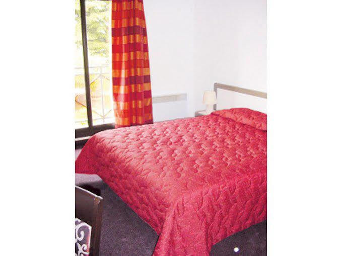 Hotel Les Amandiers 투르농쉬르론 외부 사진