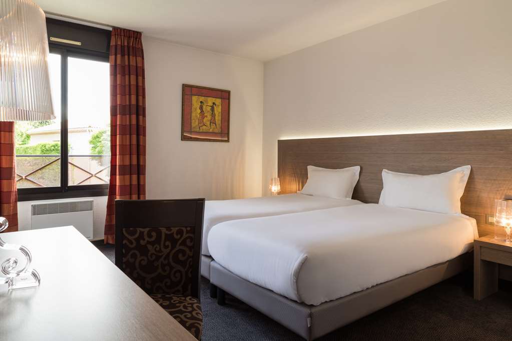 Hotel Les Amandiers 투르농쉬르론 객실 사진